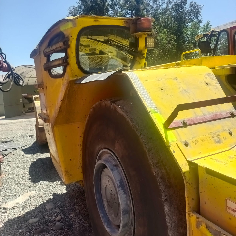 Chargeuse sur pneus EPIROC ST1030