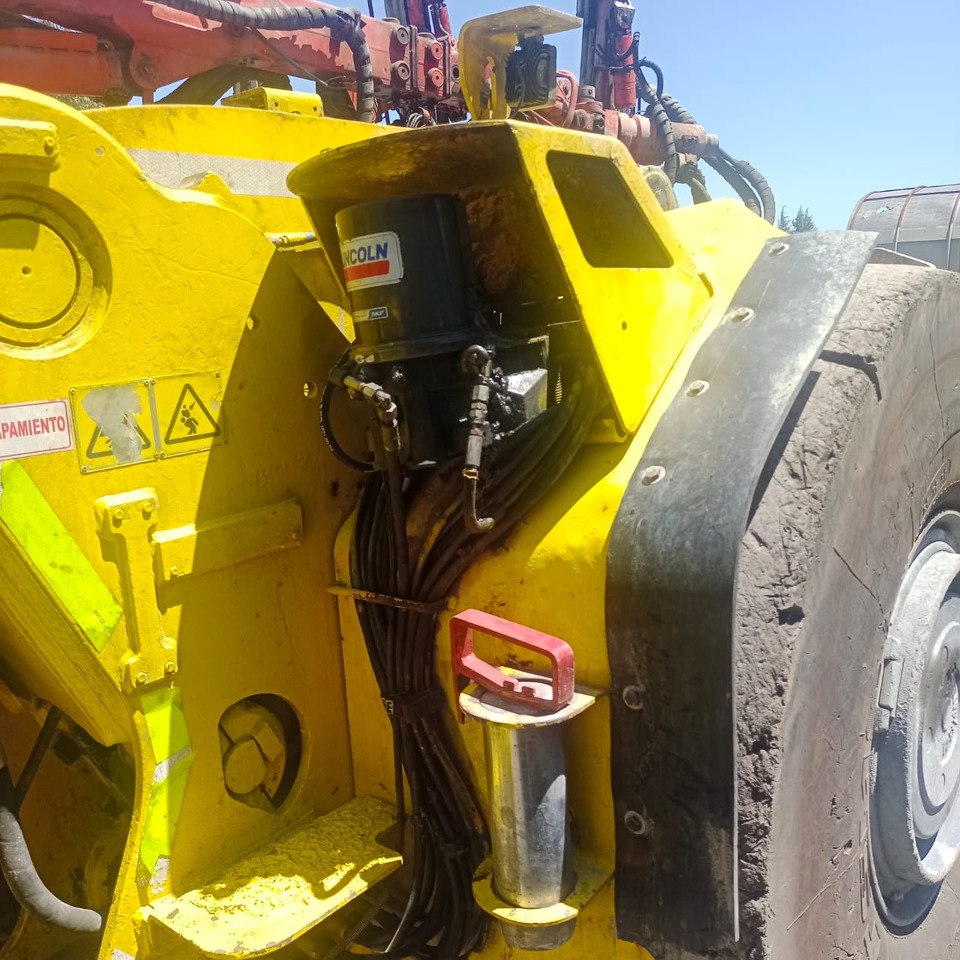 Chargeuse sur pneus EPIROC ST1030