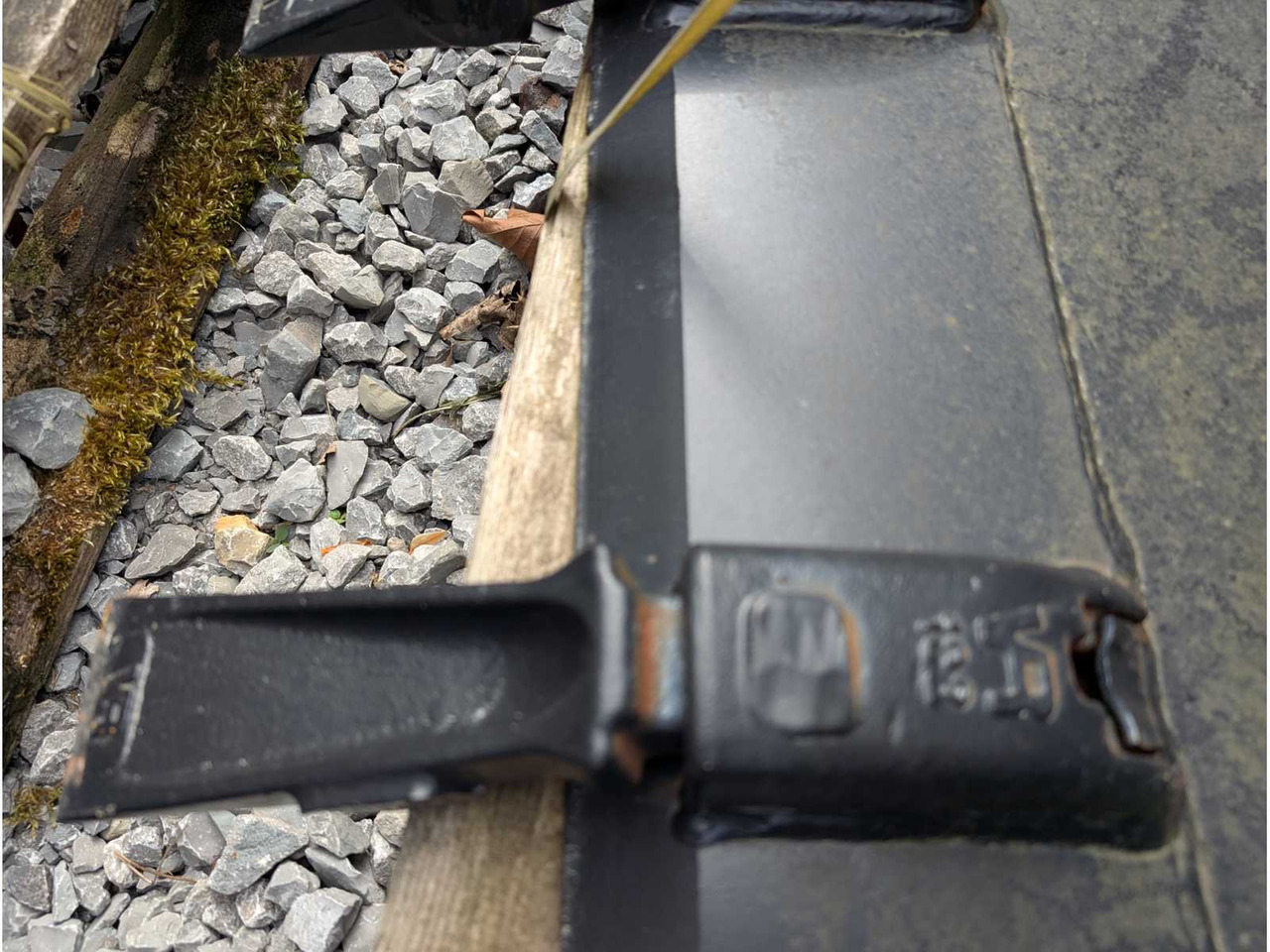 Chargeuse sur pneus EURON STEEL S.R.O. EARTH BUCKET COMPLETE WITH TEETH - 1850 MM - 0.9 CBM