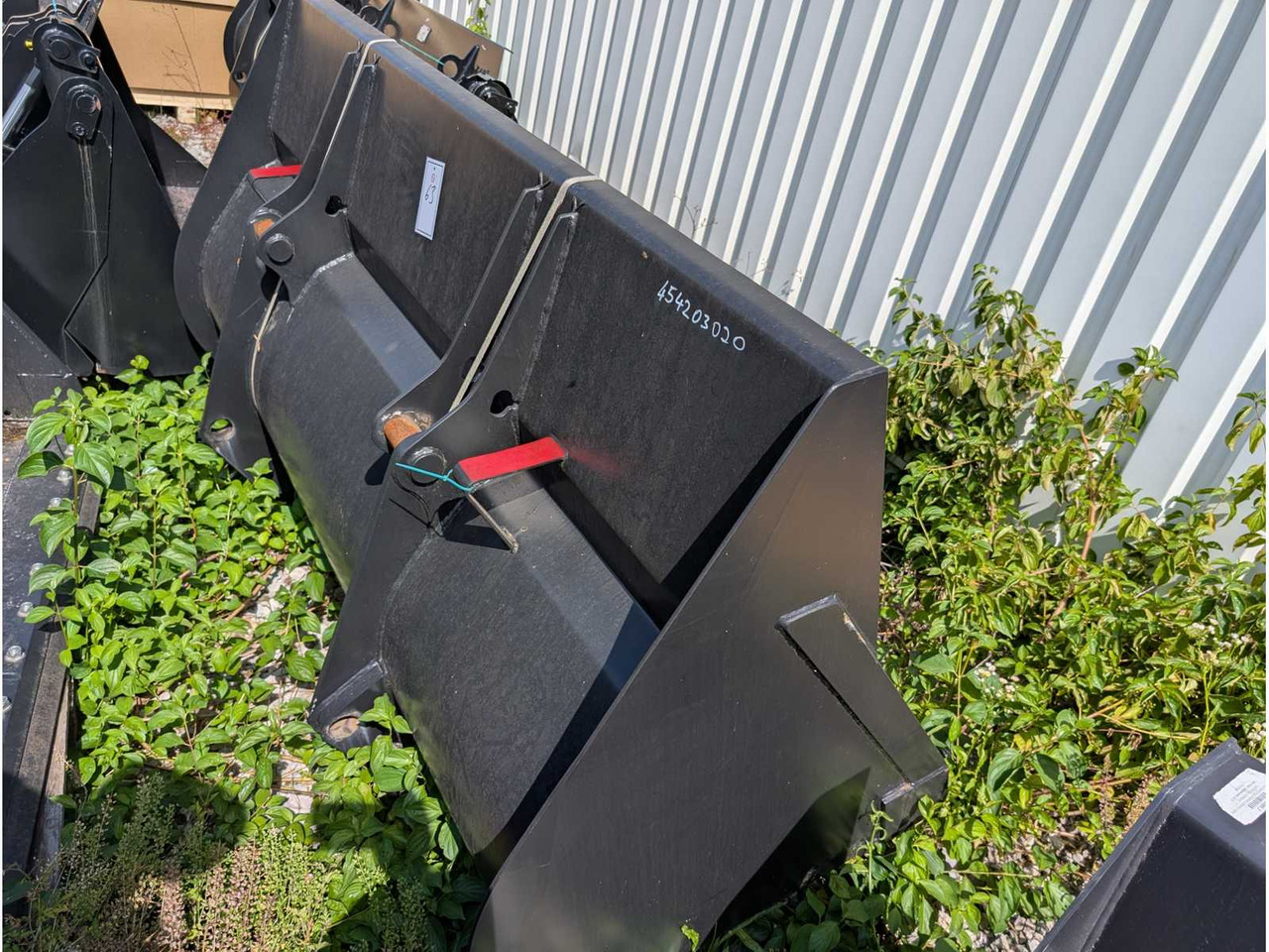 Chargeuse sur pneus EURON STEEL S.R.O. EARTH BUCKET COMPLETE WITH TEETH - 2100 MM - 1.3 CBM