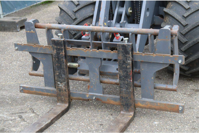 Chargeuse sur pneus Eurotrac 820/W12S