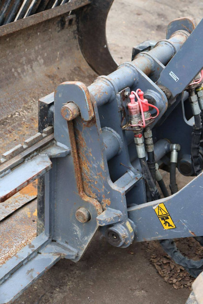 Chargeuse sur pneus Eurotrac W12F