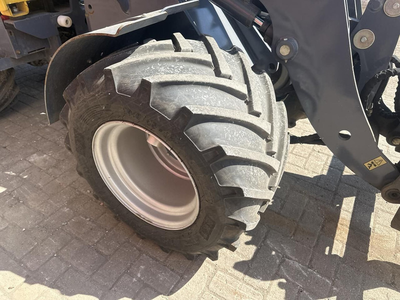 Chargeuse sur pneus Eurotrac W13 CF