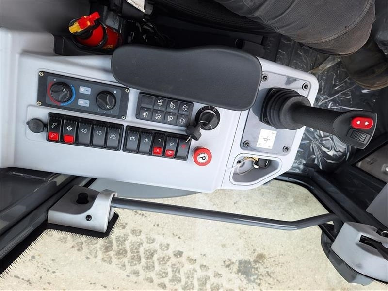 Chargeuse sur pneus Eurotrac WL18