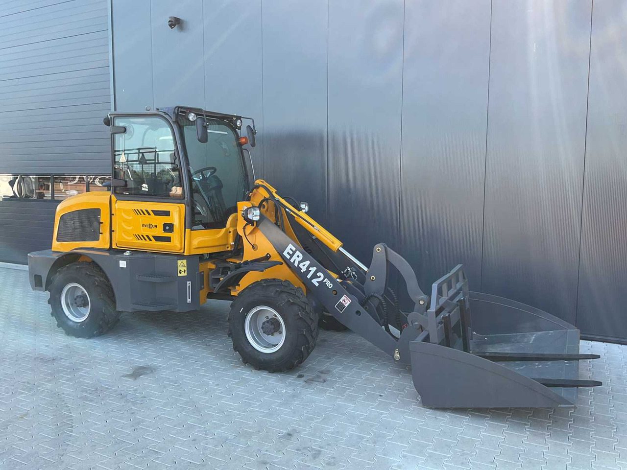 Chargeuse sur pneus Evernote ER412PRO