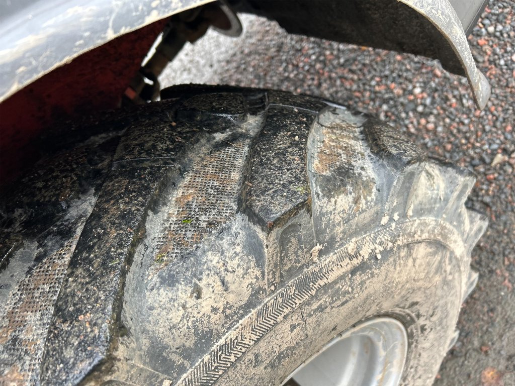 Chargeuse sur pneus Everun ER12 med gafflar och planeringskopa