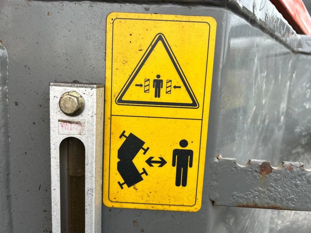 Chargeuse sur pneus Everun ER12 med gafflar och planeringskopa