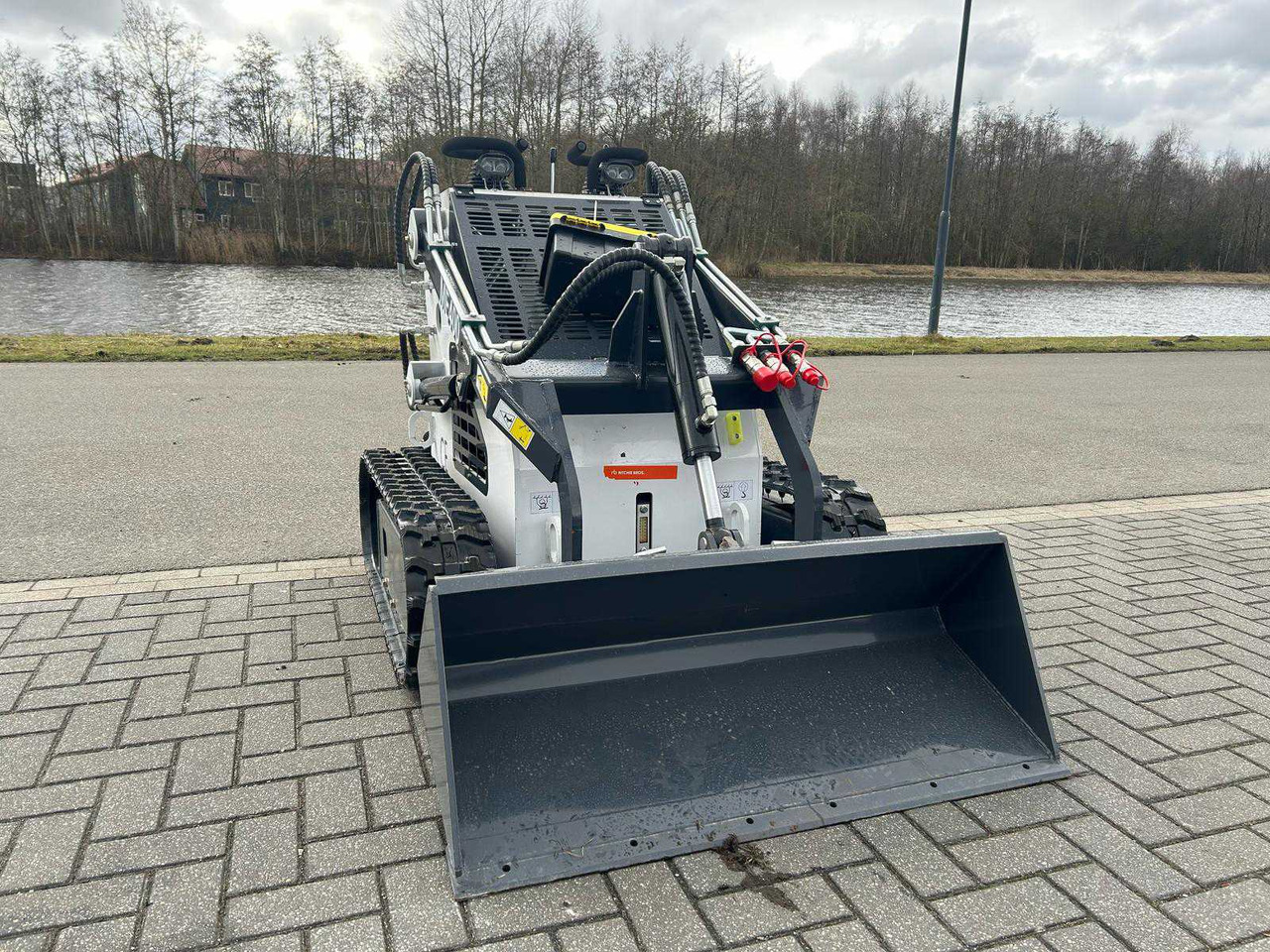 Chargeuse sur pneus FF industrial ME400