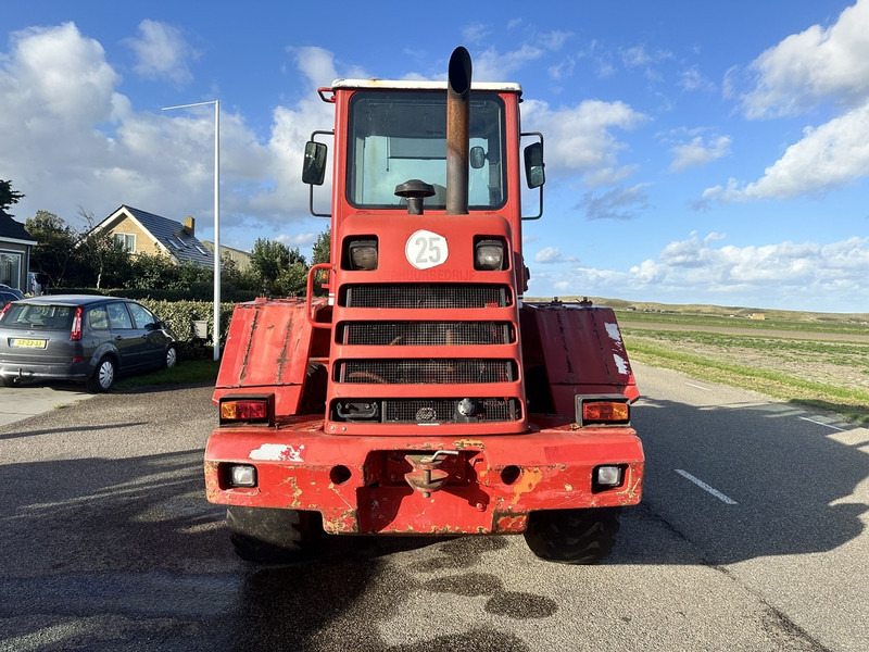 Chargeuse sur pneus FIAT-HITACHI FH-W110