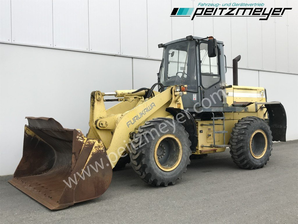Chargeuse sur pneus FURUKAWA RADLADER 325 Klima