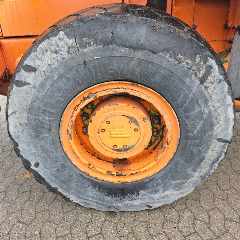 Chargeuse sur pneus Fiat-Allis FR130