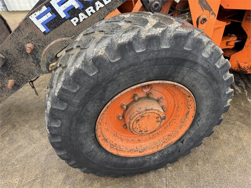 Chargeuse sur pneus Fiat FR90 Parallel Loading Shovel