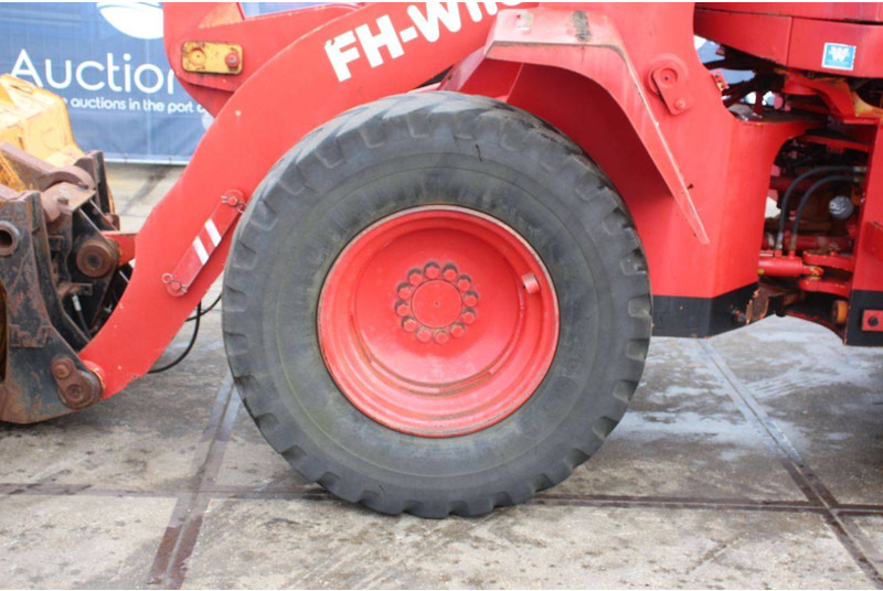 Chargeuse sur pneus Fiat Hitachi FH-W110