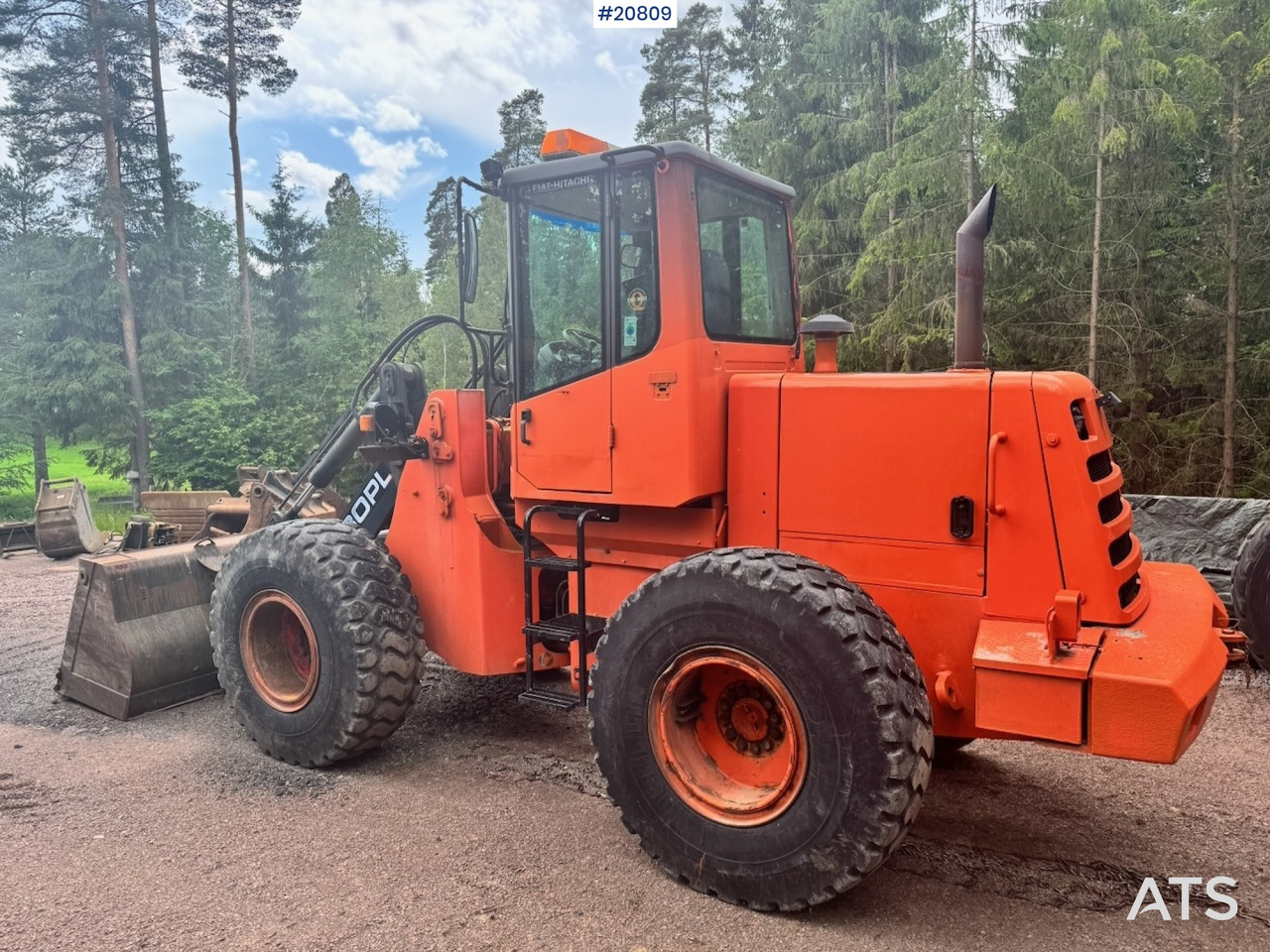 Chargeuse sur pneus Fiat Hitachi W130PL