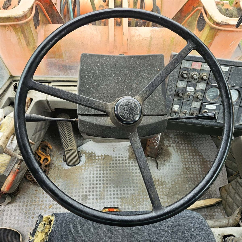 Chargeuse sur pneus Fiat-Hitachi W80 H