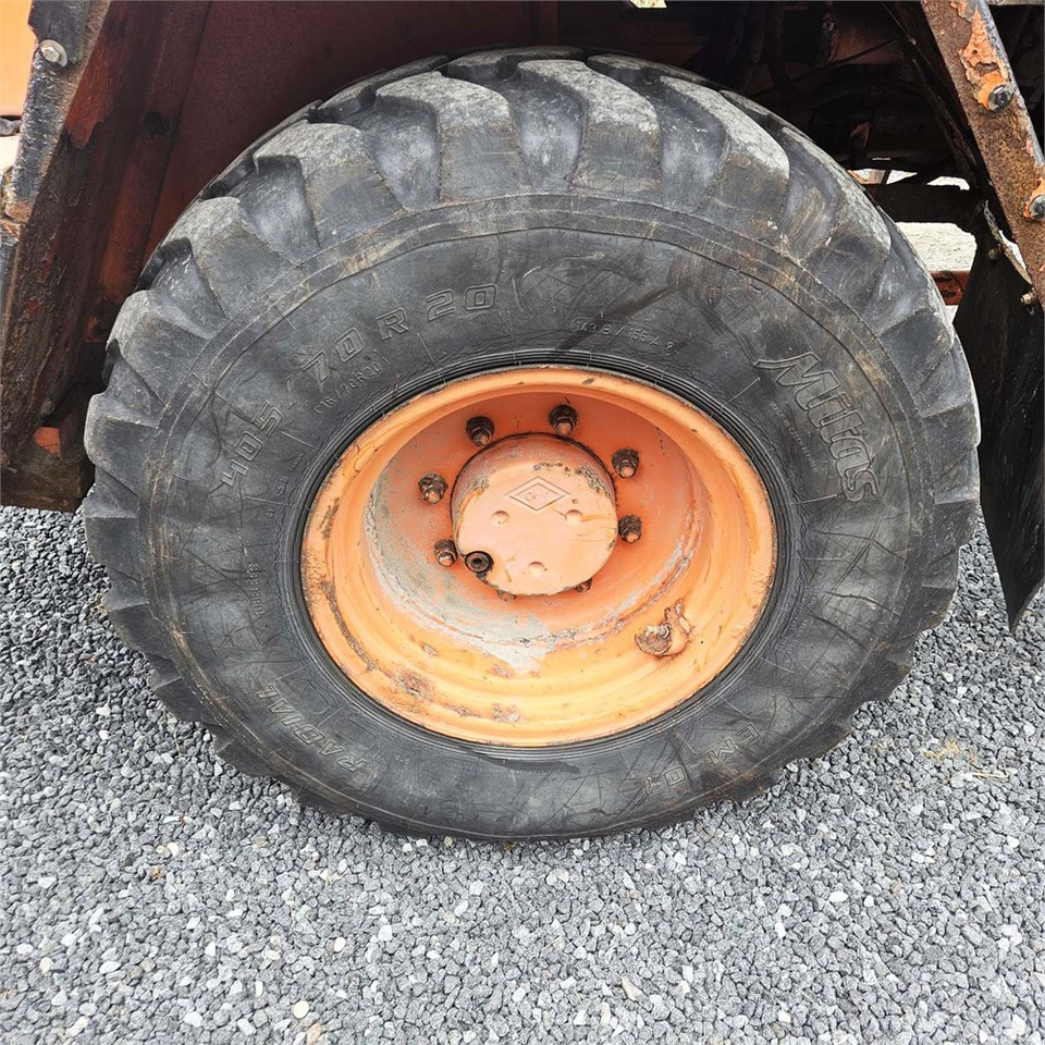 Chargeuse sur pneus Fiat-Hitachi W80 H