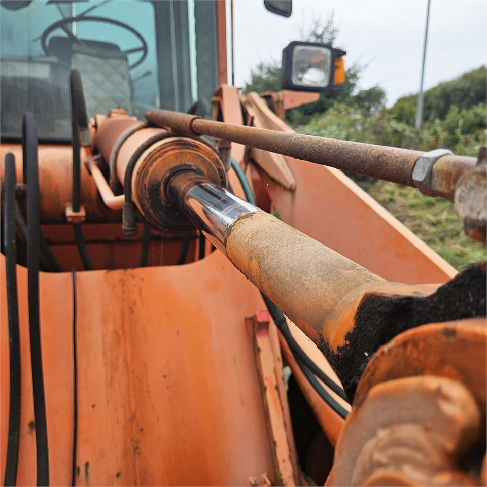 Chargeuse sur pneus Fiat-Hitachi W80 H