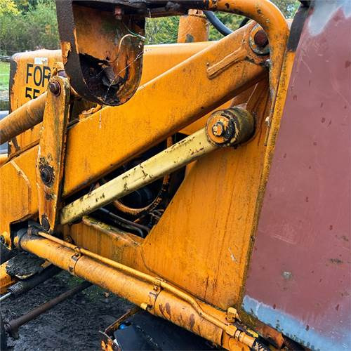 Chargeuse sur pneus Ford 550