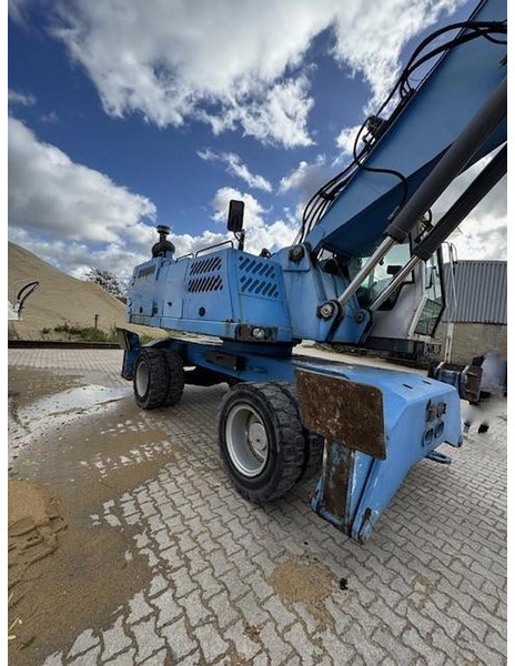 Chargeuse sur pneus Fuchs MHL360