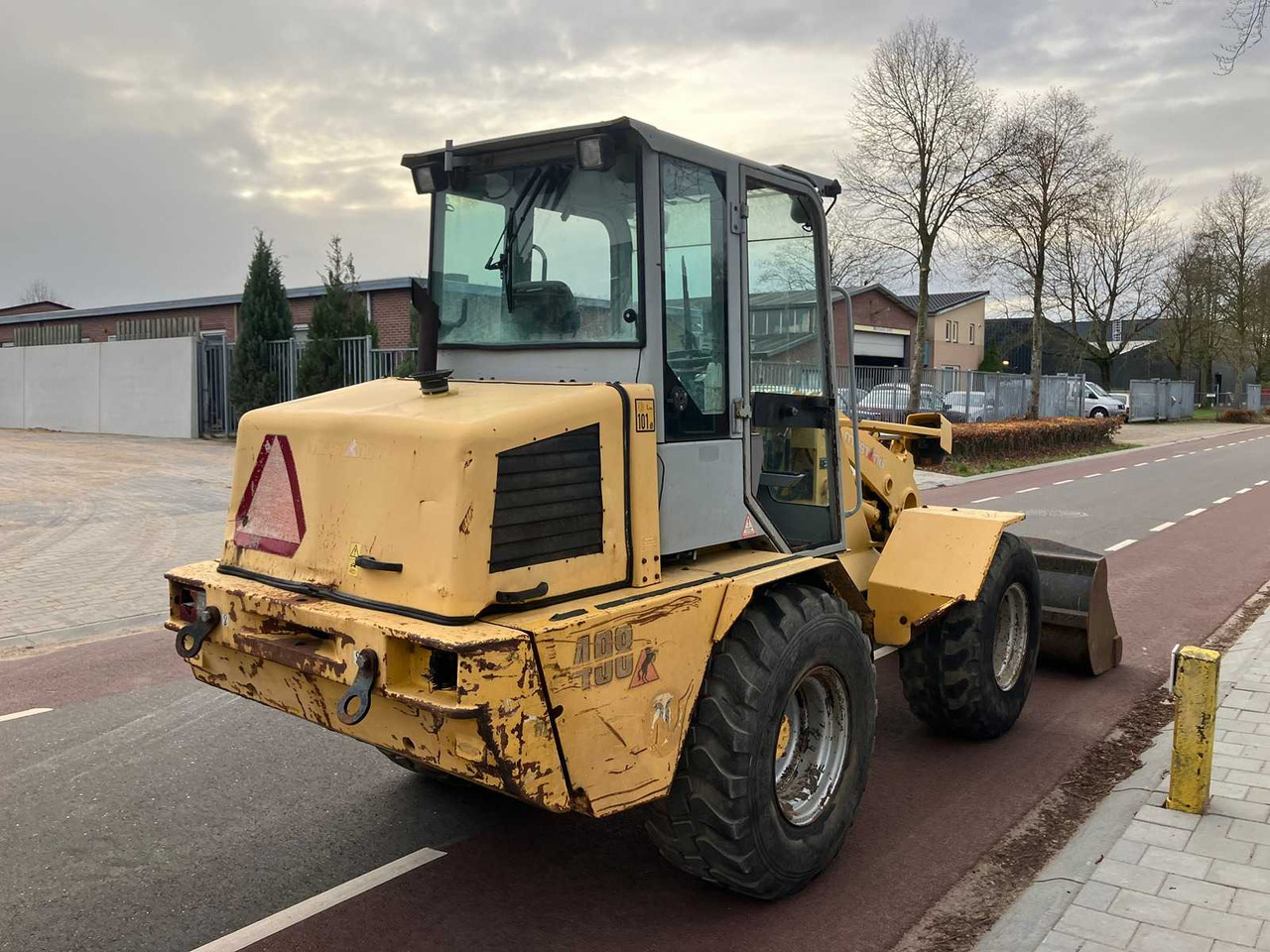 Chargeuse sur pneus GEHL EUROPE - 2006 - KL498 - SHOVEL