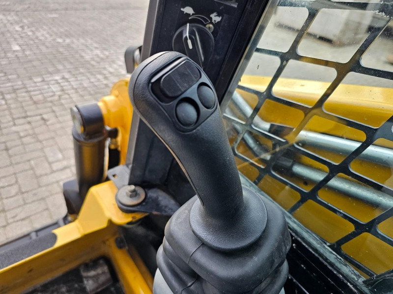 Chargeuse sur pneus Gehl R165