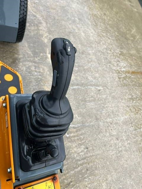 Chargeuse sur pneus GiANT G 1200 TELE