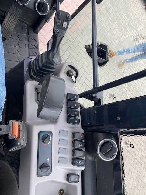 Chargeuse sur pneus GiANT G 1200 TELE