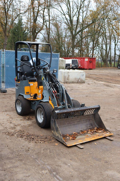 Chargeuse sur pneus Giant D254SW