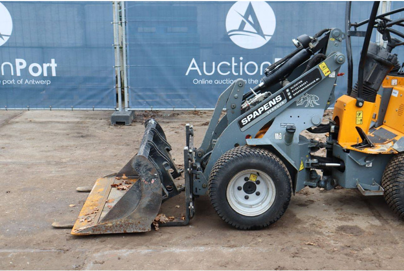 Chargeuse sur pneus Giant D254SW