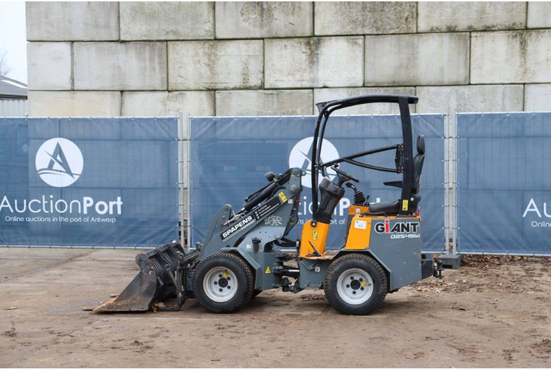 Chargeuse sur pneus Giant D254SW