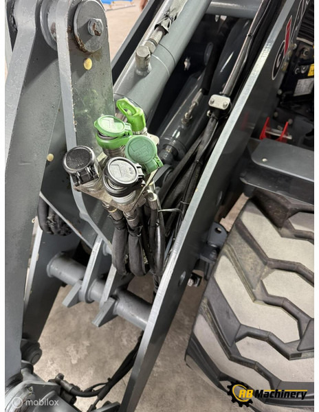 Chargeuse sur pneus Giant G2200E