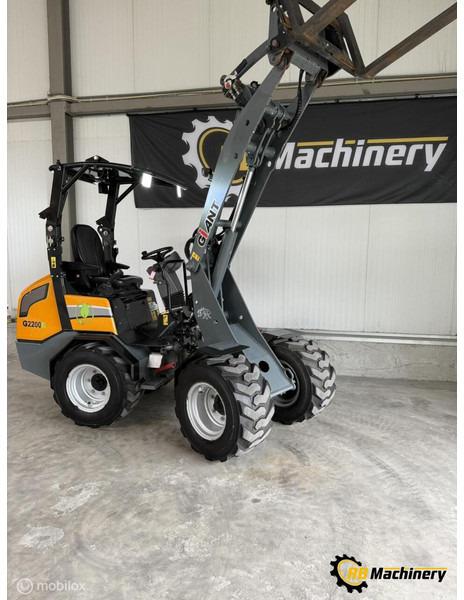 Chargeuse sur pneus Giant G2200E