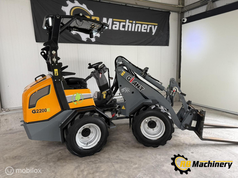 Chargeuse sur pneus Giant G2200E