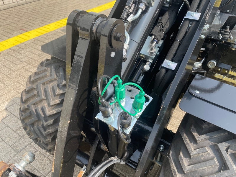 Chargeuse sur pneus Giant G 2200 E