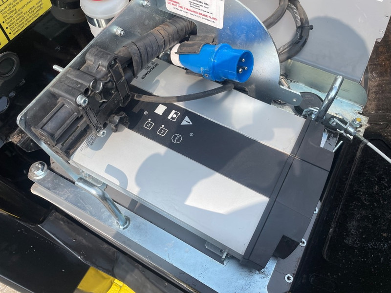 Chargeuse sur pneus Giant G 2200 E