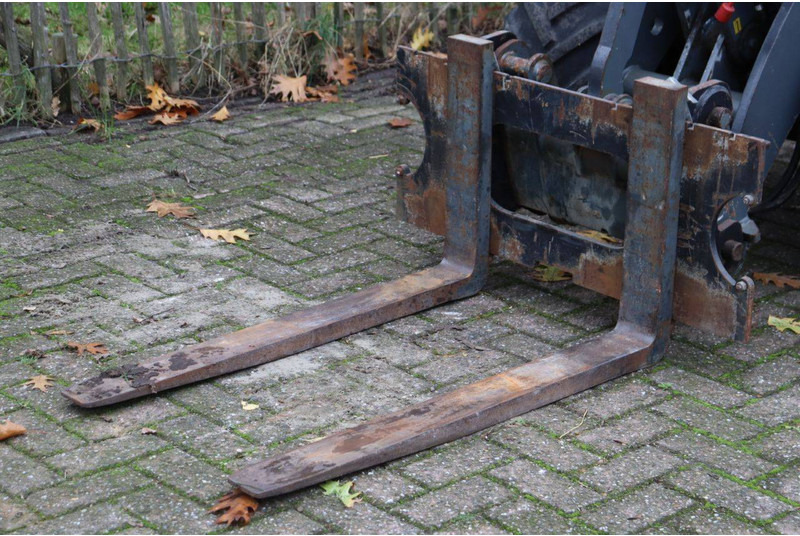 Chargeuse sur pneus Giant V452T