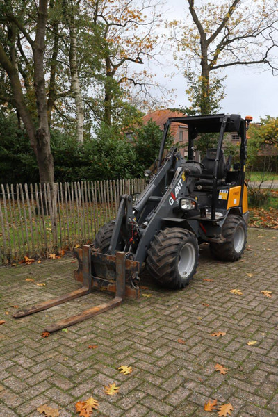 Chargeuse sur pneus Giant V452T