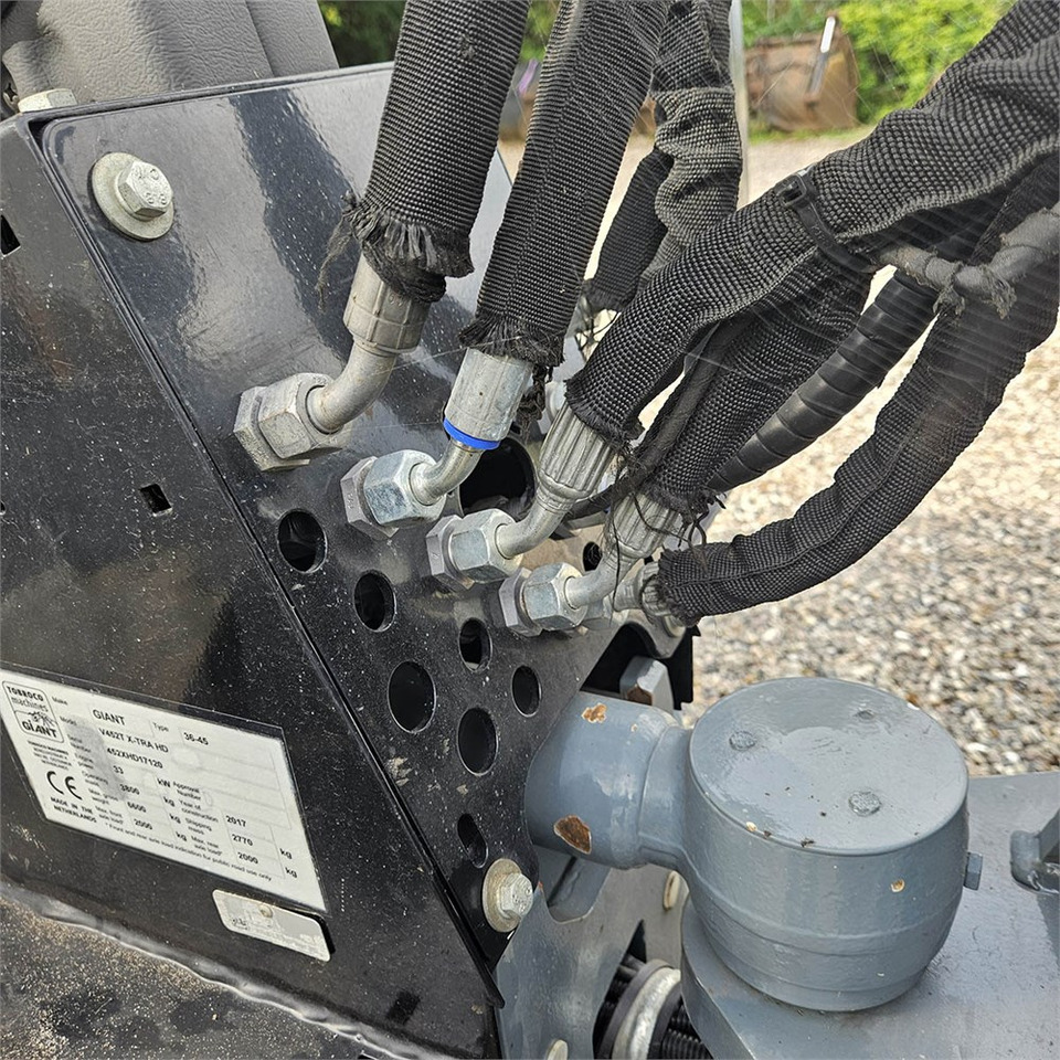 Chargeuse sur pneus Giant V452T X-TRA HD