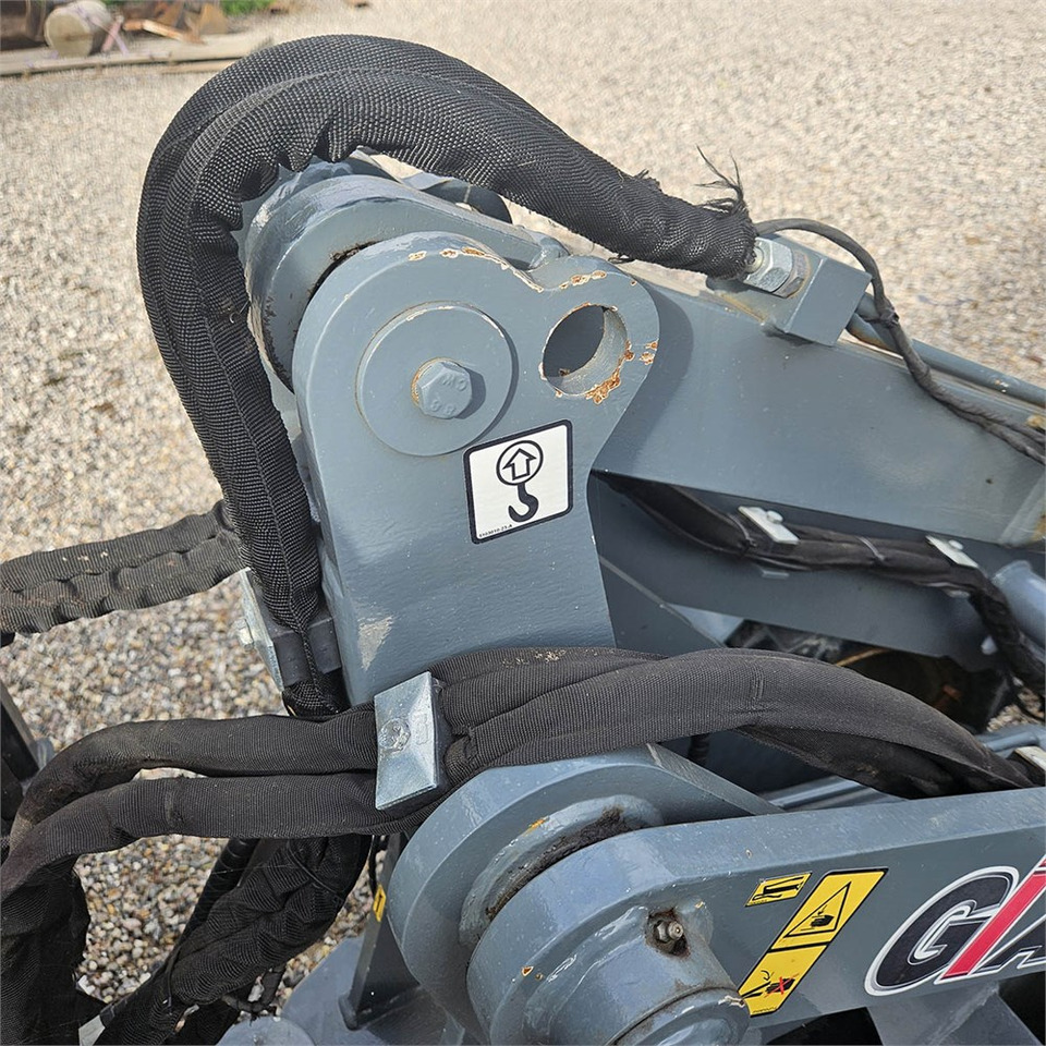 Chargeuse sur pneus Giant V452T X-TRA HD