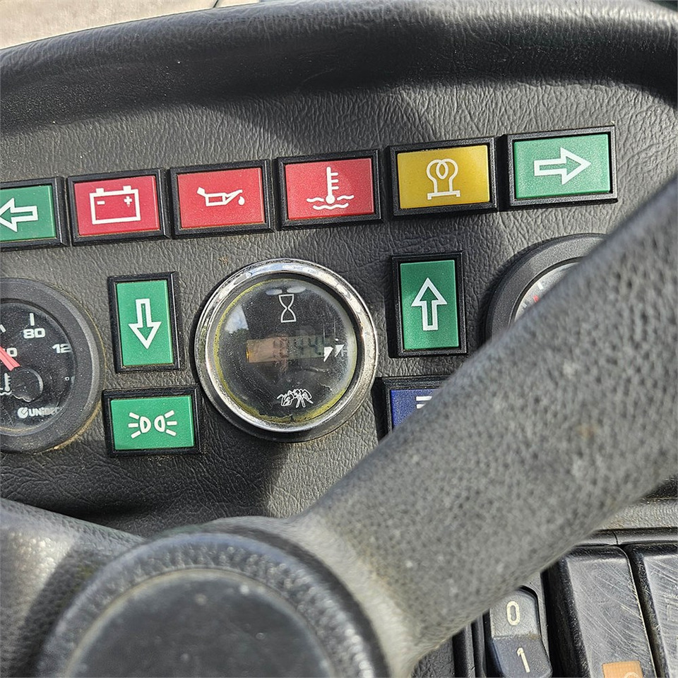 Chargeuse sur pneus Giant V452T X-TRA HD