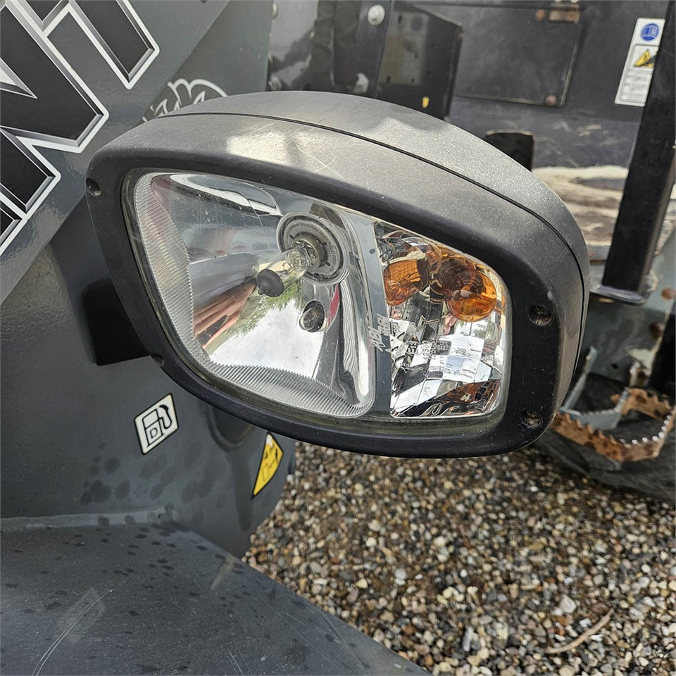 Chargeuse sur pneus Giant V452T X-TRA HD