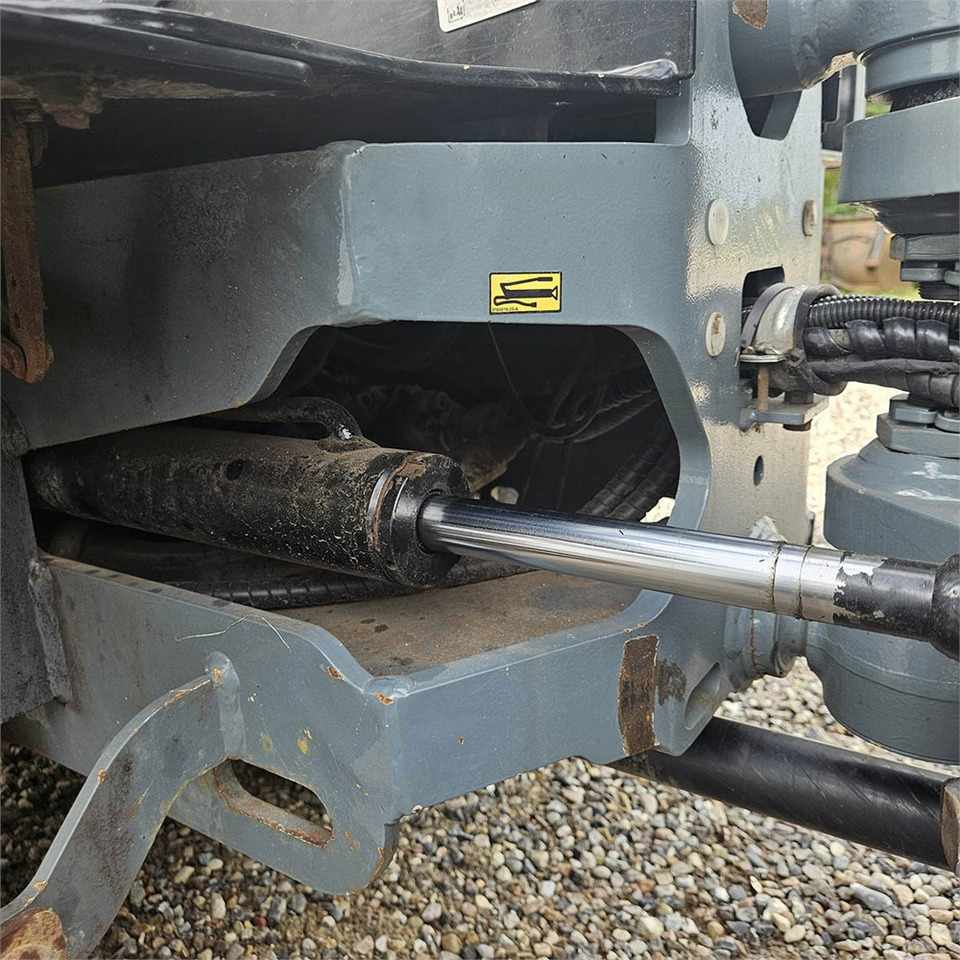 Chargeuse sur pneus Giant V452T X-TRA HD