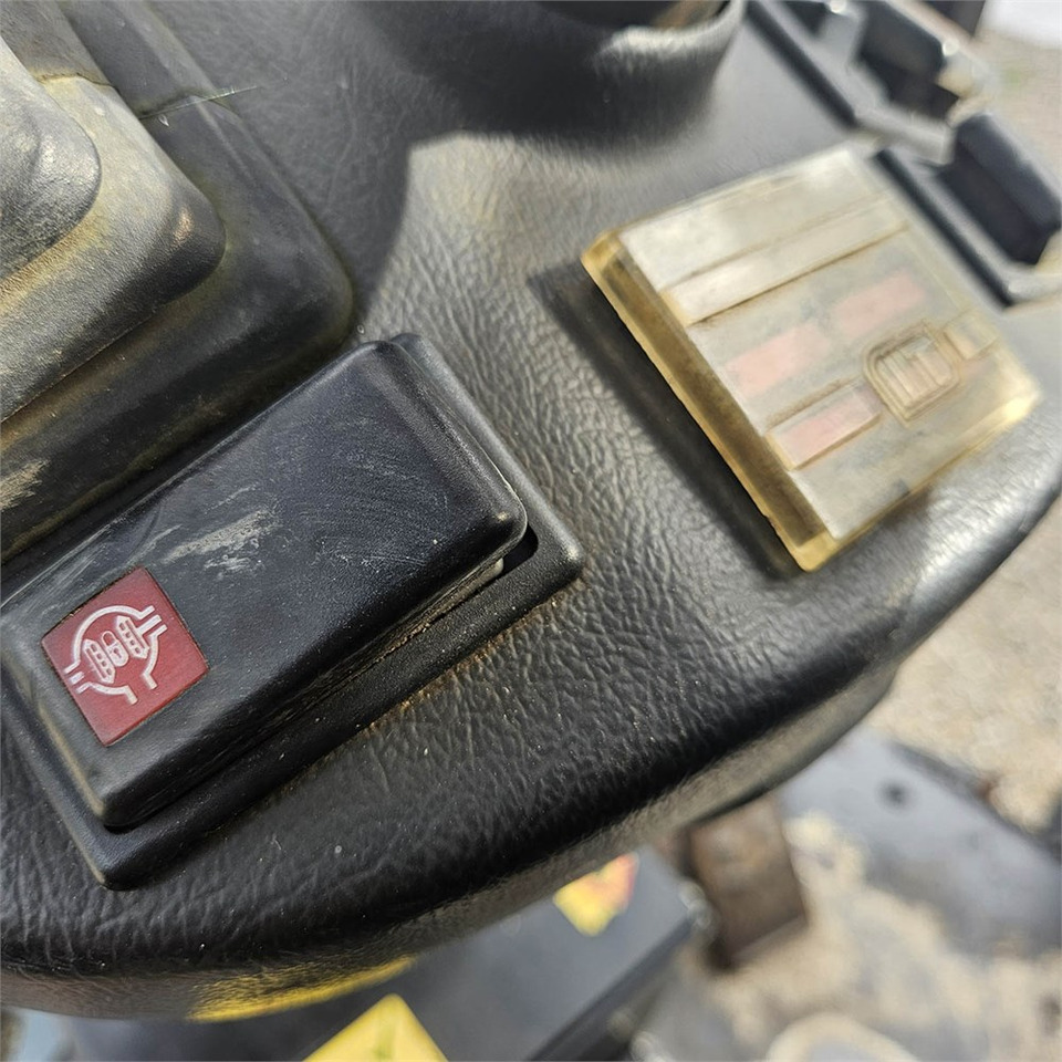 Chargeuse sur pneus Giant V452T X-TRA HD