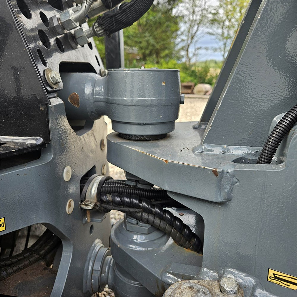 Chargeuse sur pneus Giant V452T X-TRA HD