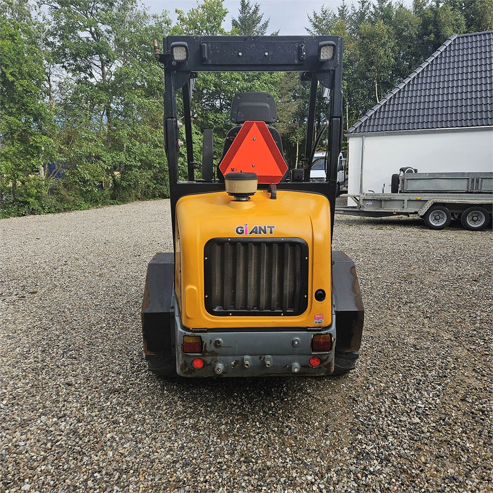 Chargeuse sur pneus Giant V452T X-TRA HD