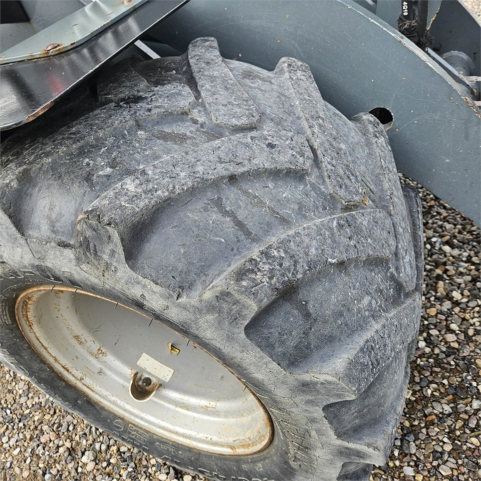 Chargeuse sur pneus Giant V452T X-TRA HD