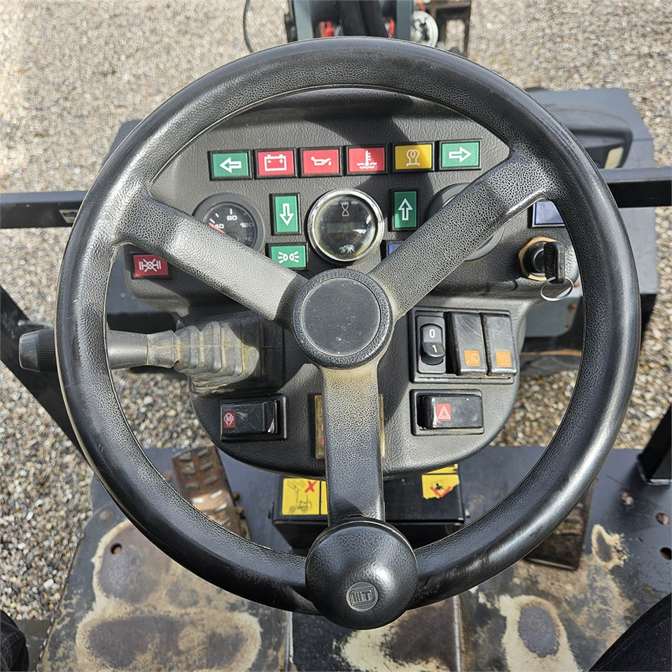 Chargeuse sur pneus Giant V452T X-TRA HD