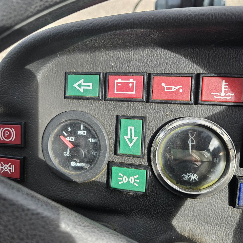 Chargeuse sur pneus Giant V452T X-TRA HD