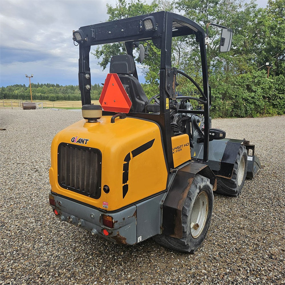 Chargeuse sur pneus Giant V452T X-TRA HD