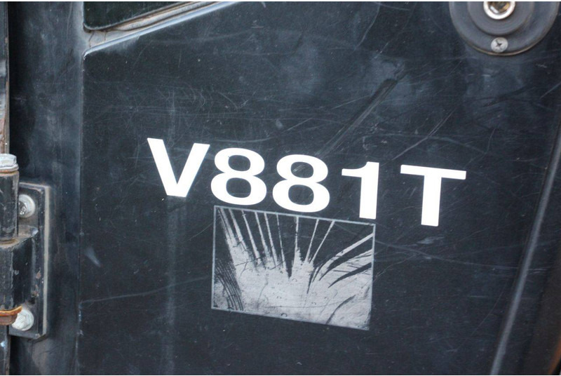 Chargeuse sur pneus Giant V881T